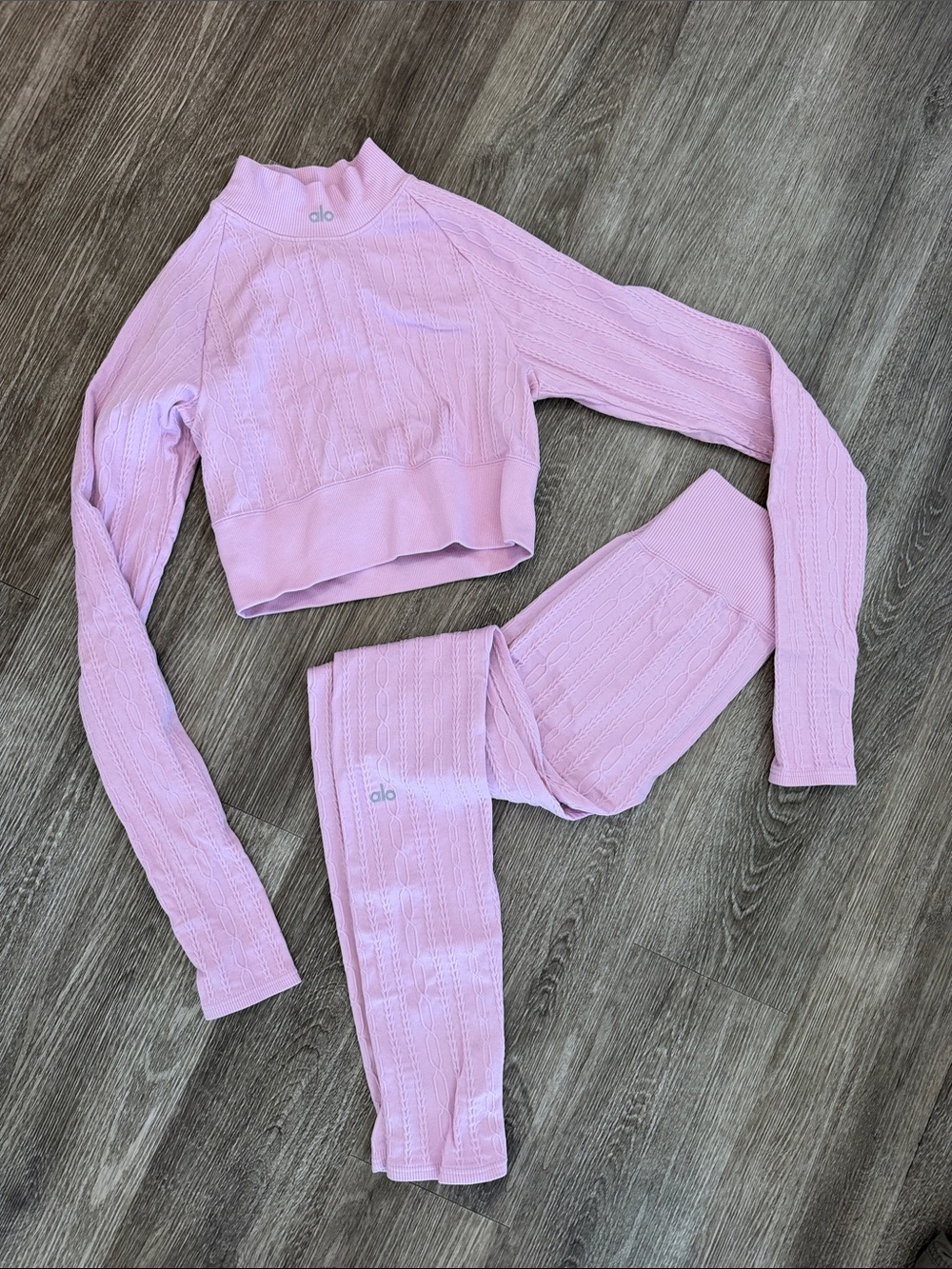 Alo yoga seamless cable knit 2pc matching set top & leggings pink small